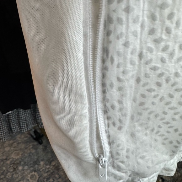 Lululemon Find Your Flock Jacket SZ 6 white drawstring Athleisure Workout - Picture 9 of 14